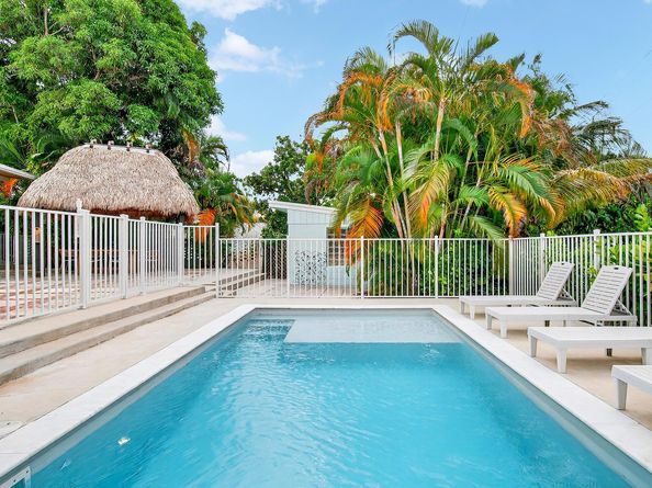 901 39th Court, West Palm Beach FL 33407