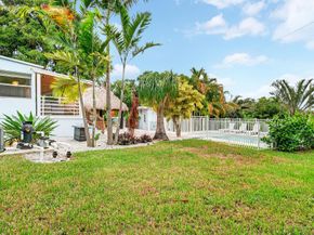 901 39th Court, West Palm Beach FL 33407