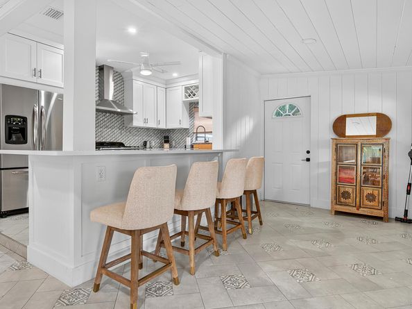 901 39th Court, West Palm Beach FL 33407