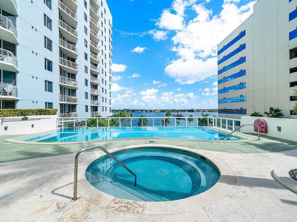 1551 N Flagler Drive 1012, West Palm Beach FL 33401