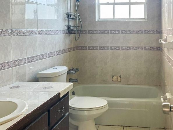 2421 NW 63rd Ave, Sunrise FL 33313