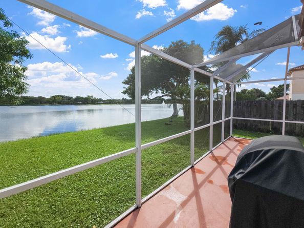 5090 NW 54th St, Coconut Creek FL 33073
