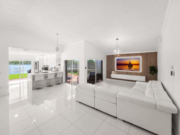 5090 NW 54th St, Coconut Creek FL 33073