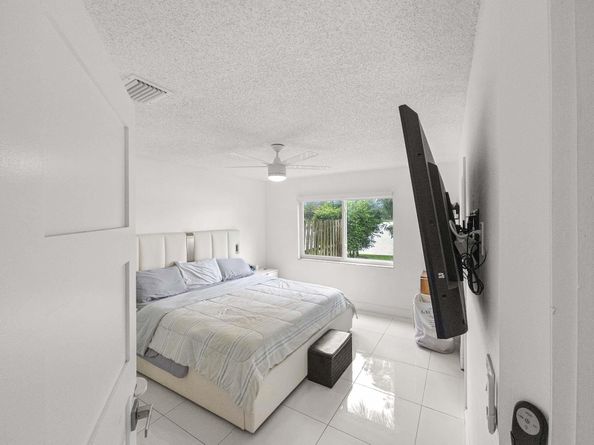 5090 NW 54th St, Coconut Creek FL 33073