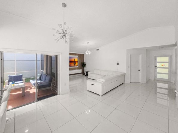 5090 NW 54th St, Coconut Creek FL 33073