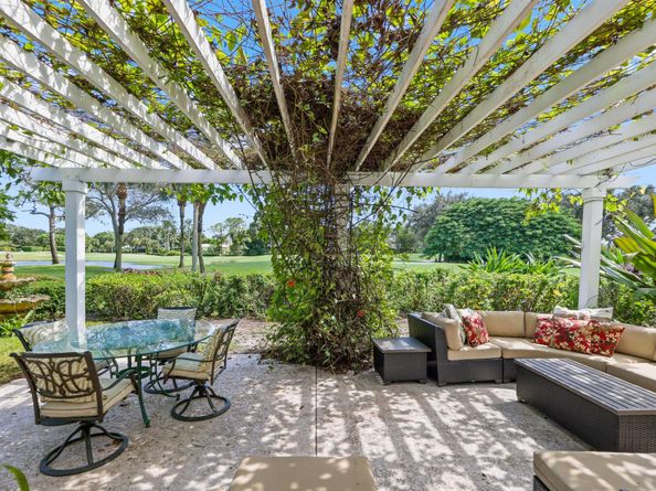 36 Country Road, Village Of Golf FL 33436