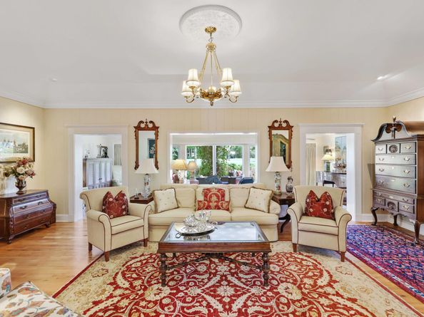 36 Country Road, Village Of Golf FL 33436