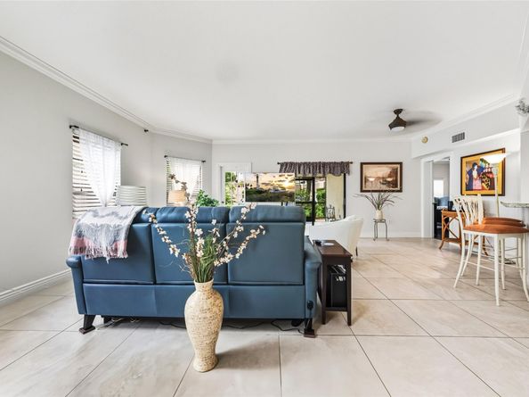 6606 Villa Sonrisa Dr 910, Boca Raton FL 33433