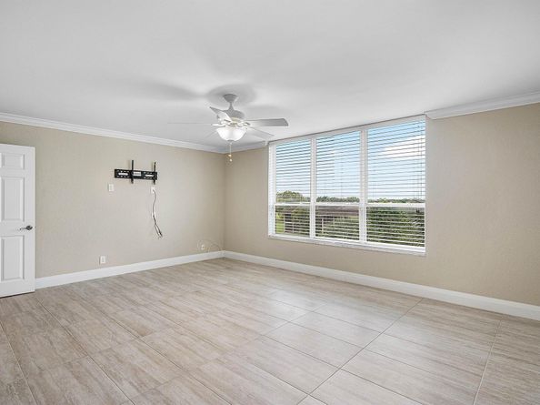 7580 Regency Lake Drive 402, Boca Raton FL 33433