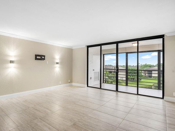 7580 Regency Lake Drive 402, Boca Raton FL 33433