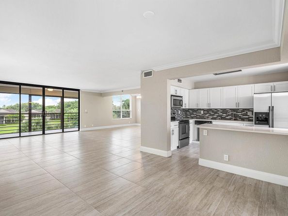 7580 Regency Lake Drive 402, Boca Raton FL 33433