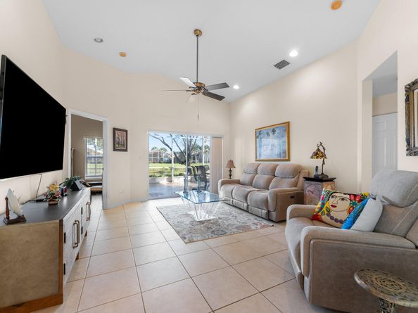8055 Duomo Circle, Boynton Beach FL 33472