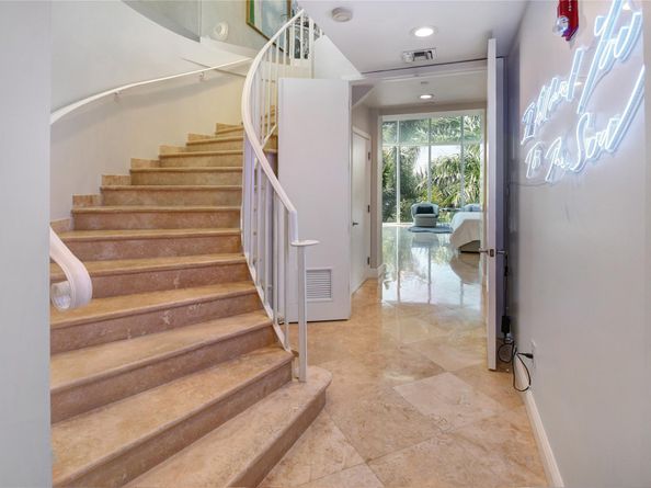 301 Hendricks Isle 7, Fort Lauderdale FL 33301