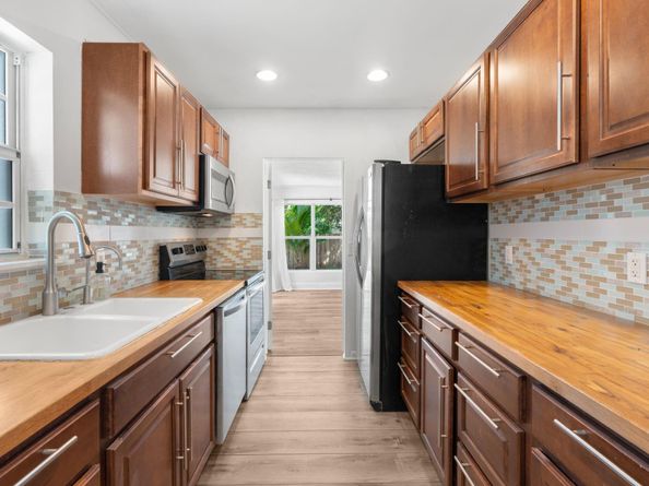 1630 NW 4th Ave, Fort Lauderdale FL 33311