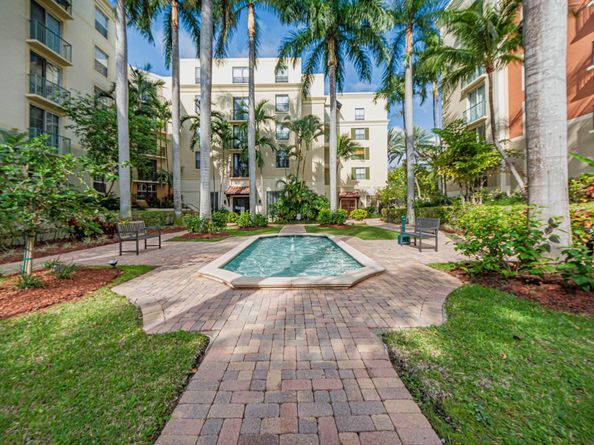 630 S Sapodilla Avenue 102, West Palm Beach FL 33401