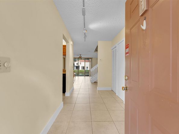 10761 NW 14th St 281, Plantation FL 33322