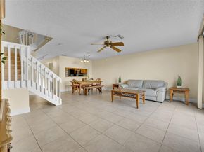 10761 NW 14th St 281, Plantation FL 33322