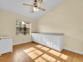 10761 NW 14th St 281, Plantation FL 33322