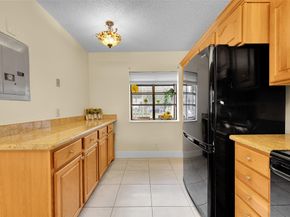 10761 NW 14th St 281, Plantation FL 33322