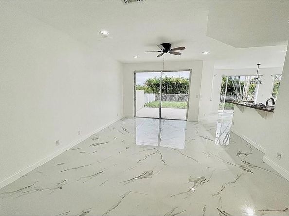 11041 Harbour Springs Cir, Boca Raton FL 33428