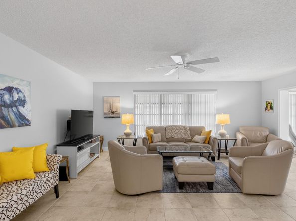 1390 High Point Way SW D, Delray Beach FL 33445