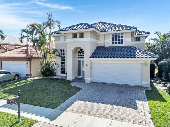 6840 NW 26th St, Margate FL 33063