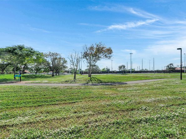 6840 NW 26th St, Margate FL 33063