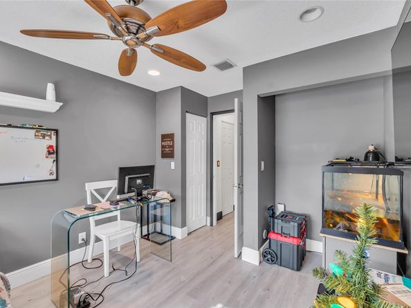 6840 NW 26th St, Margate FL 33063