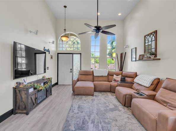 6840 NW 26th St, Margate FL 33063