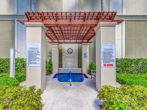 804 E Windward Way 404, Lantana FL 33462