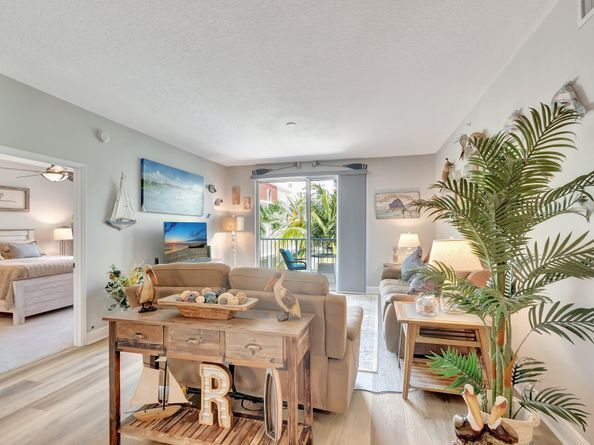 804 E Windward Way 404, Lantana FL 33462