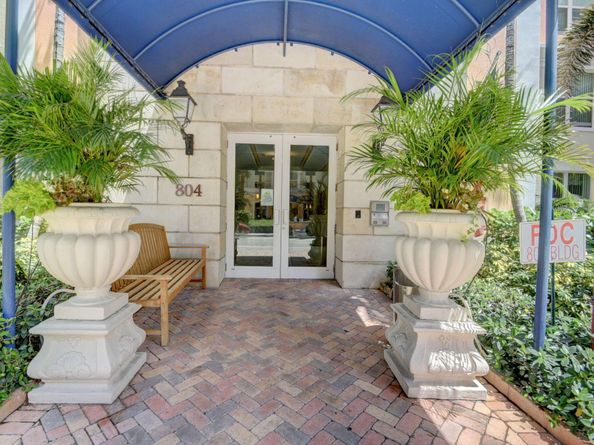 804 E Windward Way 404, Lantana FL 33462