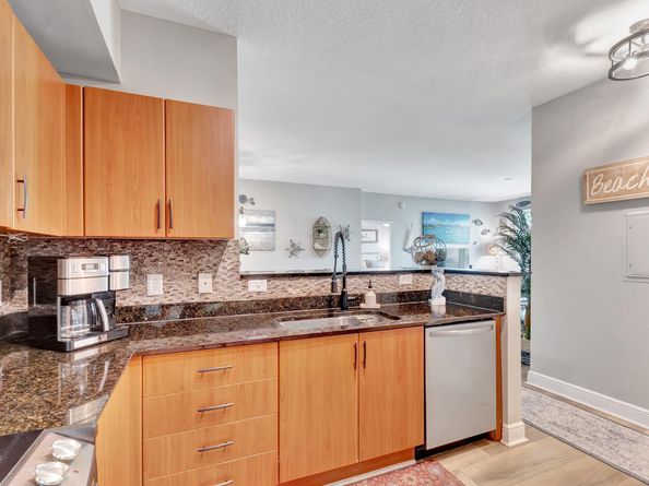 804 E Windward Way 404, Lantana FL 33462