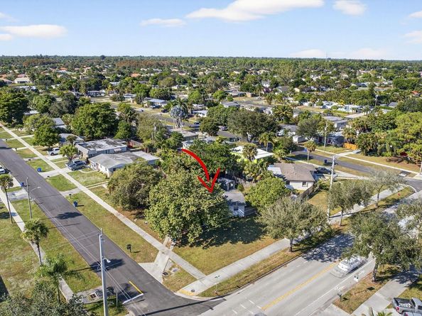 751 Royal Palm Beach Boulevard, Royal Palm Beach FL 33411