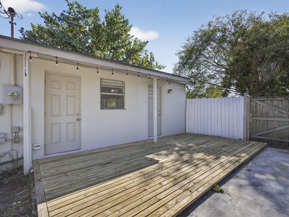 751 Royal Palm Beach Boulevard, Royal Palm Beach FL 33411