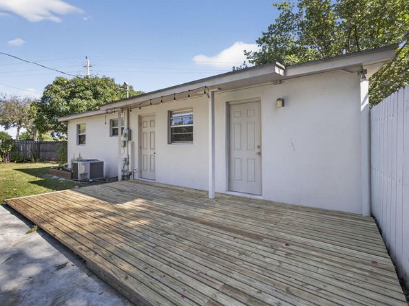 751 Royal Palm Beach Boulevard, Royal Palm Beach FL 33411