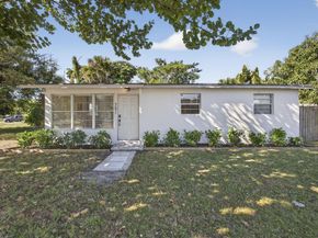 751 Royal Palm Beach Boulevard, Royal Palm Beach FL 33411