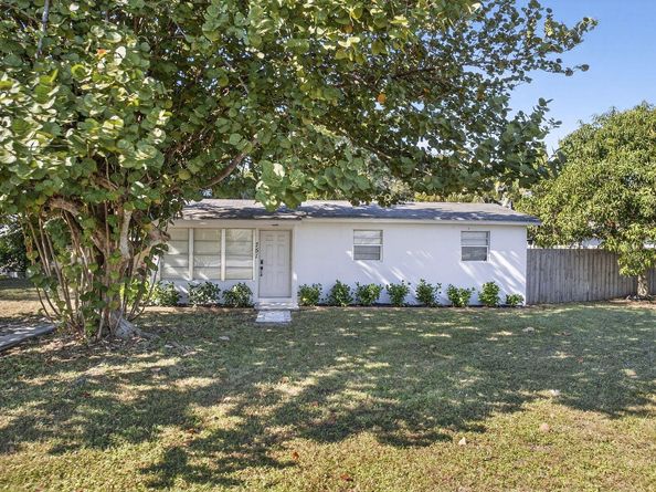 751 Royal Palm Beach Boulevard, Royal Palm Beach FL 33411