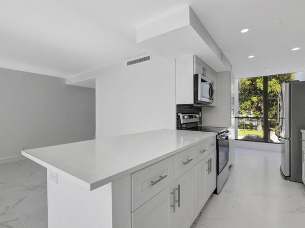 2804 Bridgewood Drive, Boca Raton FL 33434