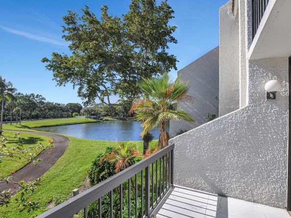 2804 Bridgewood Drive, Boca Raton FL 33434