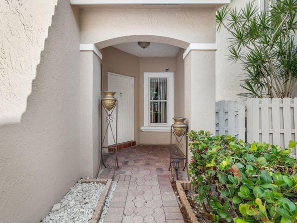 6892 Perdido Bay Terrace, Lake Worth FL 33463