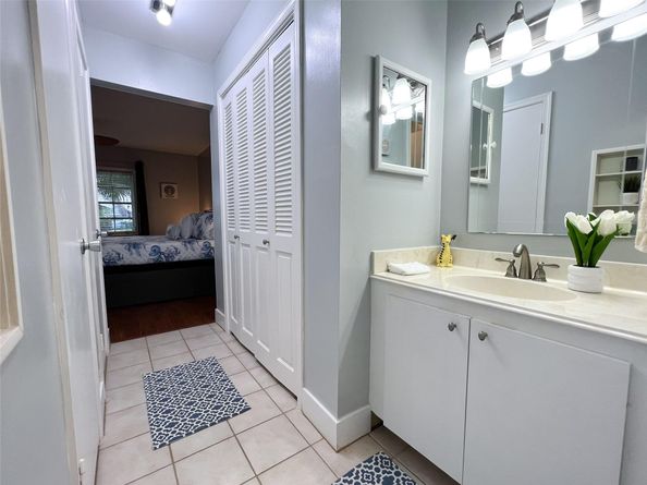 6239 Bay Club Dr 1, Fort Lauderdale FL 33308