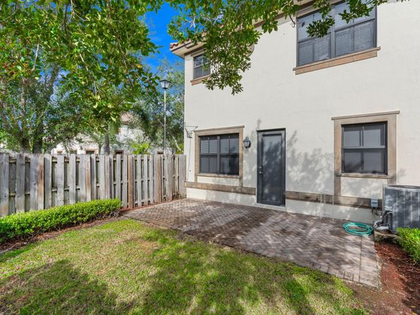 9596 Town Parc Cir N 9596, Parkland FL 33076