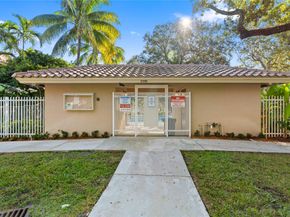 3342 Lakeside Dr 3342, Davie FL 33328