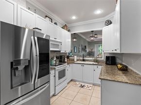 3342 Lakeside Dr 3342, Davie FL 33328