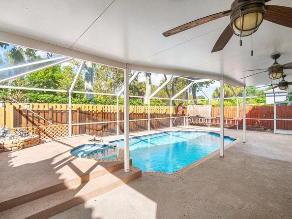 4247 NW 57th Dr, Coconut Creek FL 33073