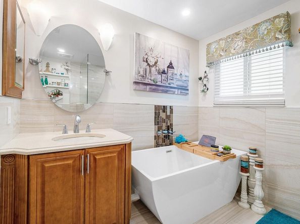 4247 NW 57th Dr, Coconut Creek FL 33073