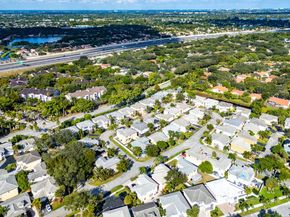 4247 NW 57th Dr, Coconut Creek FL 33073