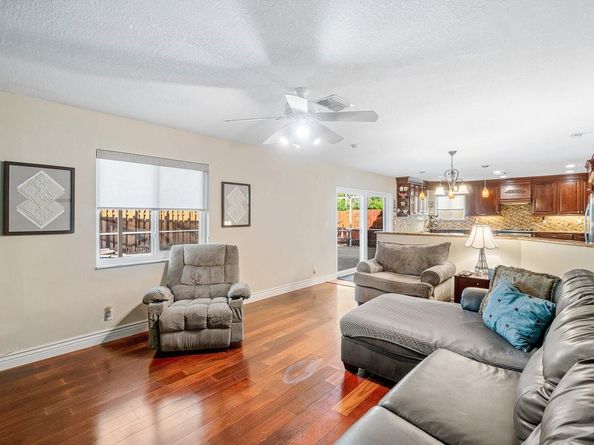 4247 NW 57th Dr, Coconut Creek FL 33073