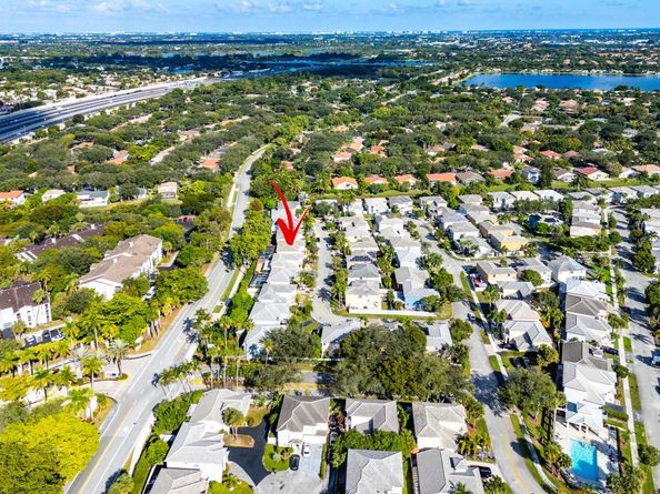 4247 NW 57th Dr, Coconut Creek FL 33073